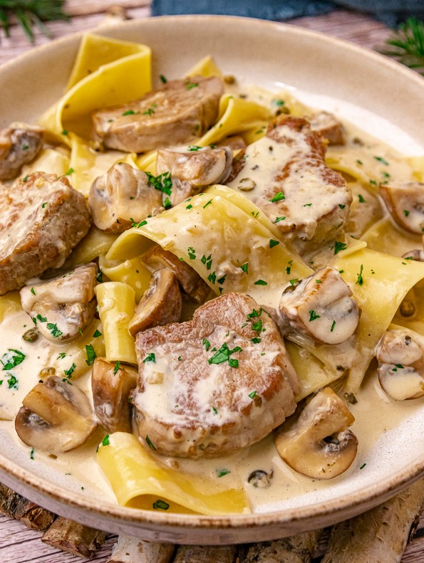 Schweinelende mit Champignon-Balsamico-Sahnesoße