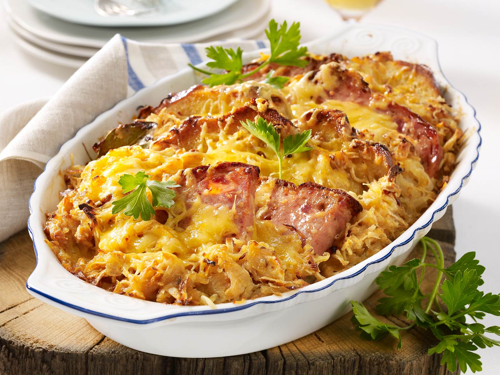 Laugenbrötchen-Gratin mit Fleischkäse
